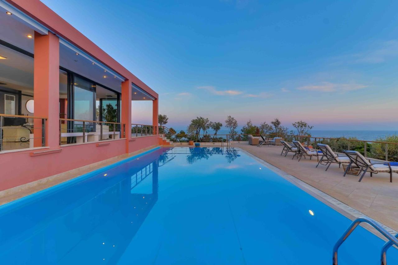 Black Diamond Beachfront Pool Villa Pasithea In Sounio, Athens Kap Kap Sounion Exterior foto